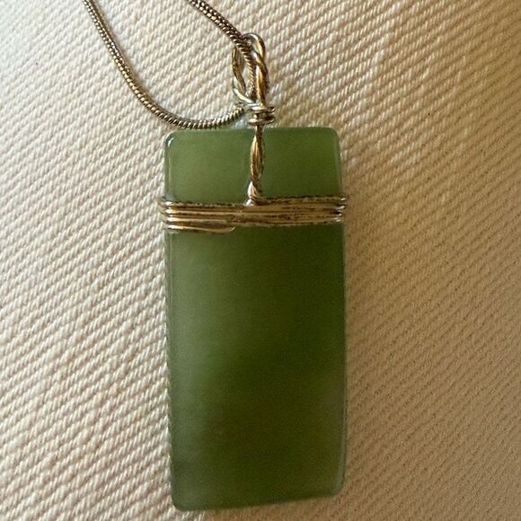 Green Chalcedony Wire Wrapped Pendant on Stainless Steel Chain Necklace. - Picture 4 of 5